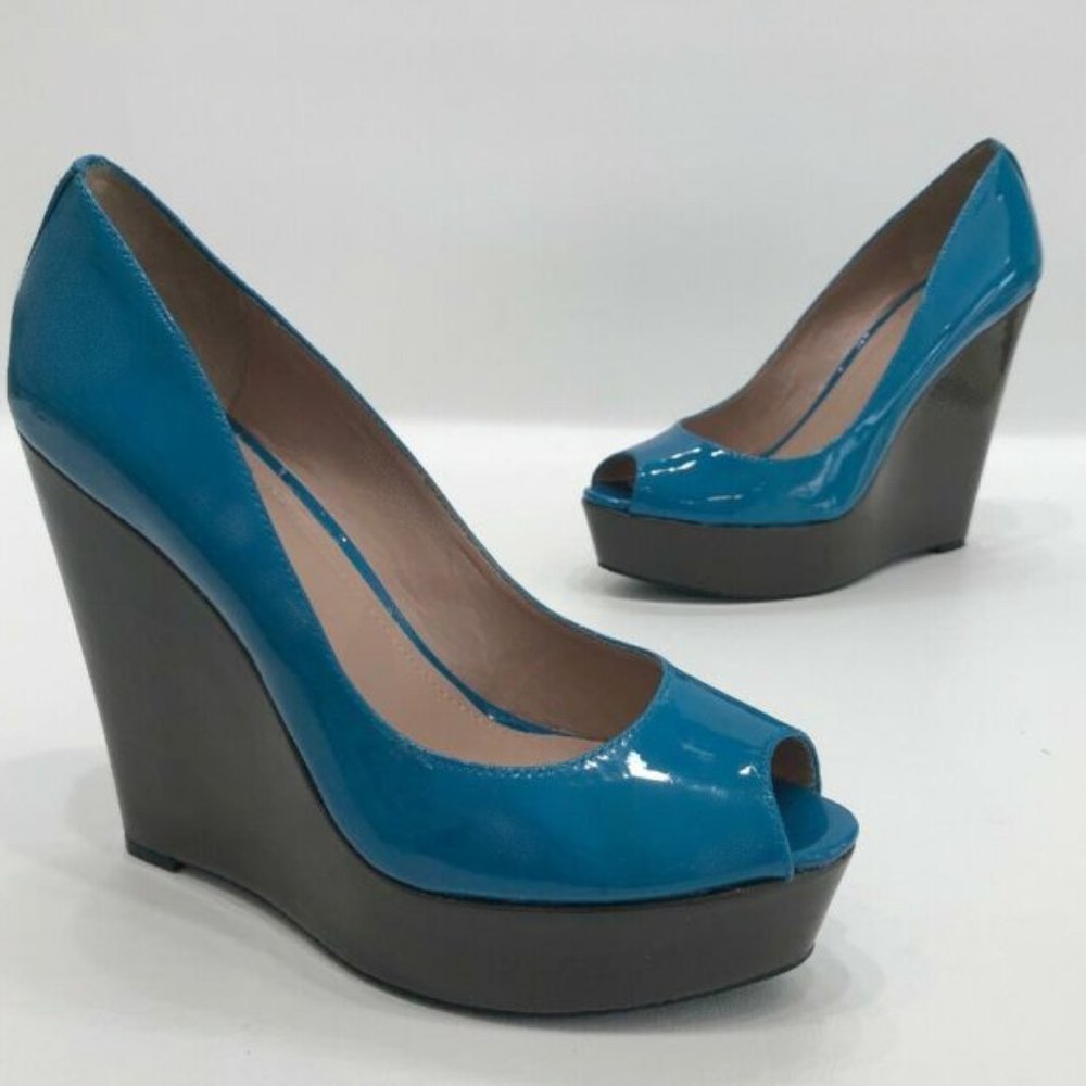 VINCE CAMUTO Ladell Blue Patent Wedges